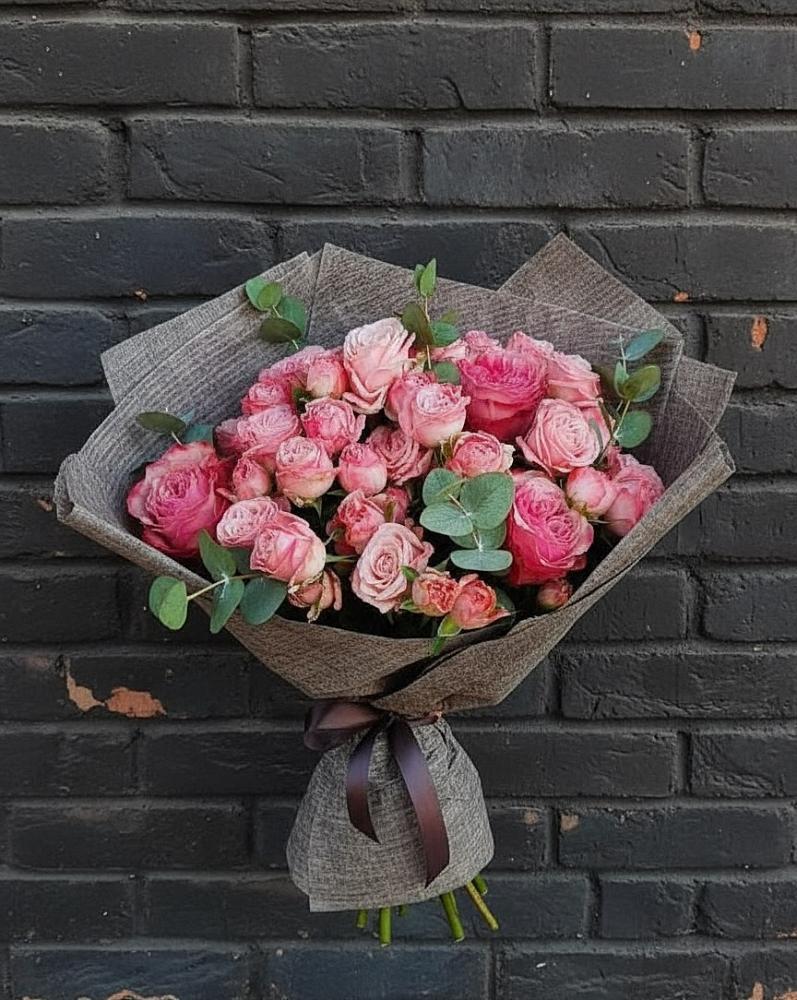 Букет розы в пальмах в городе Вышний Волочёк Букет цветов из: Розы в городе Вышний Волочёк