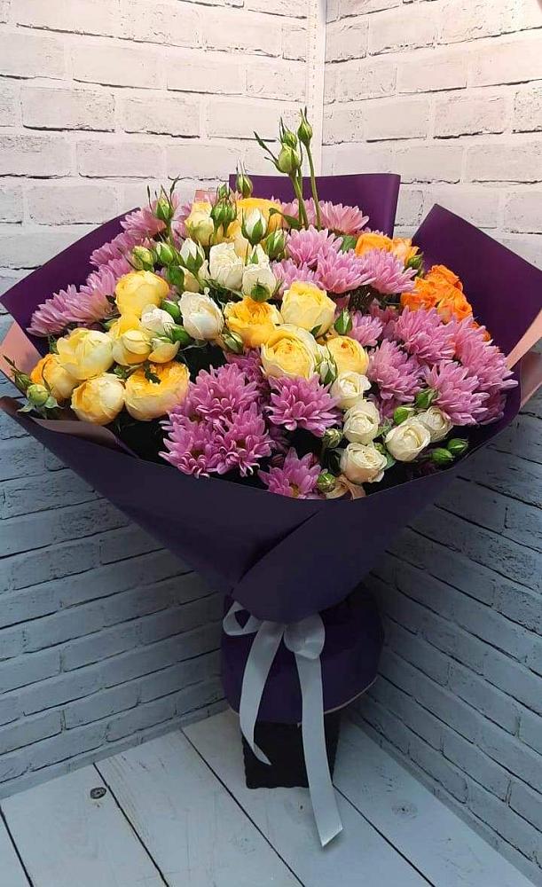Букет Красочный праздник в городе Вышний Волочёк Букет цветов из: Хризантемы и Розы в городе Вышний Волочёк
