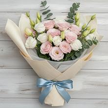 Букет цветов из:  Лизиантусы в городе Вышний Волочёк
