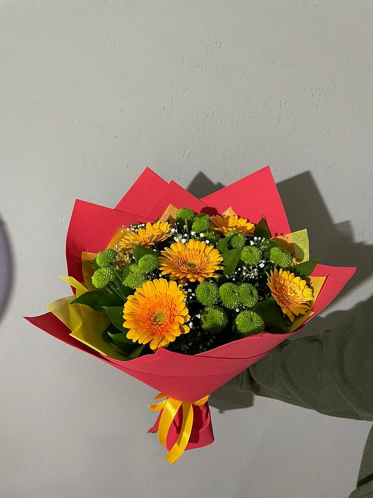 Букет восход солнца в городе Вышний Волочёк Букет цветов из: Герберы и Хризантемы в городе Вышний Волочёк