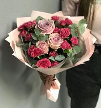 Букет восхищение в городе Вышний Волочёк Букет цветов из:  Гвоздики и Розы в городе Вышний Волочёк