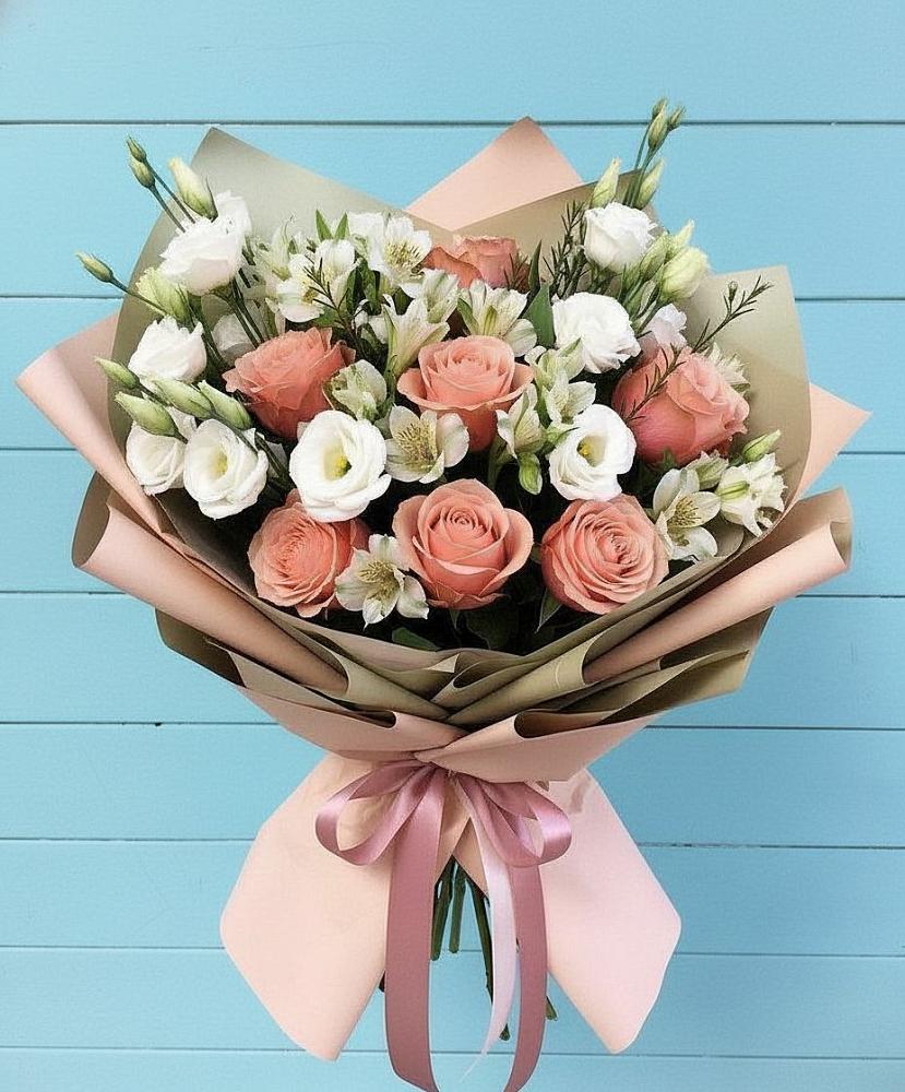 Букет олимп в городе Вышний Волочёк Букет цветов из: Розы, Альстромерии и Лизиантусы в городе Вышний Волочёк