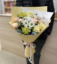 Букет цветов из:  Альстромерии, Розы и Хризантемы в городе Вышний Волочёк