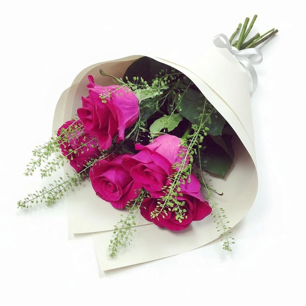 Букет ярко-розовый в городе Вышний Волочёк Букет цветов из: Розы в городе Вышний Волочёк