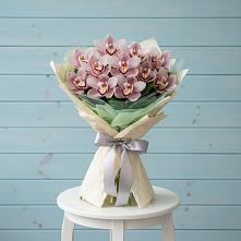 Букет цветов из:  Орхидеи и Розы в городе Вышний Волочёк