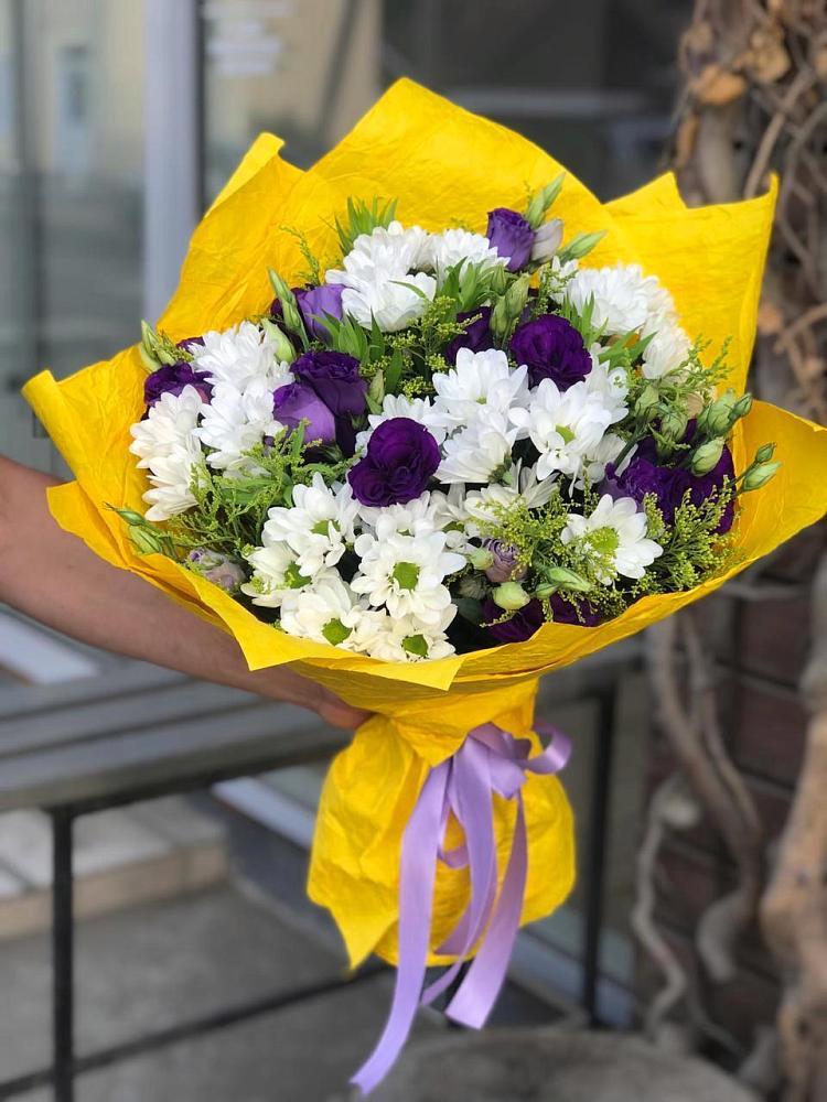 Букет облака в городе Вышний Волочёк Букет цветов из: Ирисы, Хризантемы и Ромашки в городе Вышний Волочёк