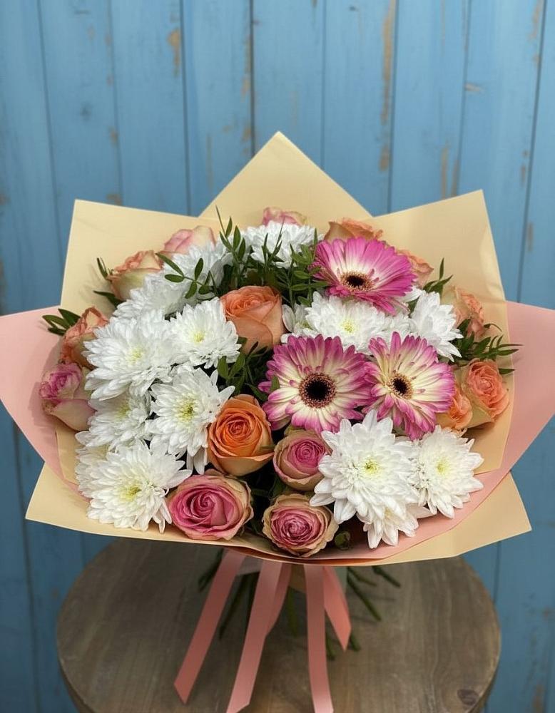Букет гармония природы в городе Вышний Волочёк Букет цветов из: Розы, Герберы и Хризантемы в городе Вышний Волочёк