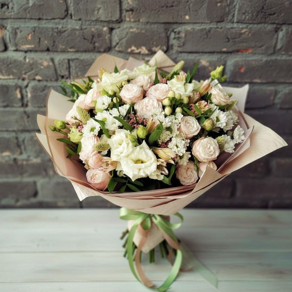 Букет нежное ассорти в городе Вышний Волочёк Букет цветов из: Альстромерии, Розы и Хризантемы в городе Вышний Волочёк