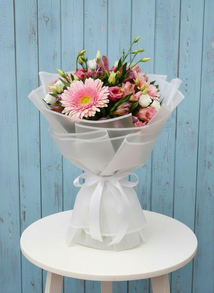 Букет прохладный бриз в городе Вышний Волочёк Букет цветов из: Герберы, Альстромерии и Лизиантусы в городе Вышний Волочёк