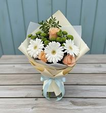 Букет герберы и розы в городе Вышний Волочёк Букет цветов из:  Герберы, Розы и Хризантемы в городе Вышний Волочёк