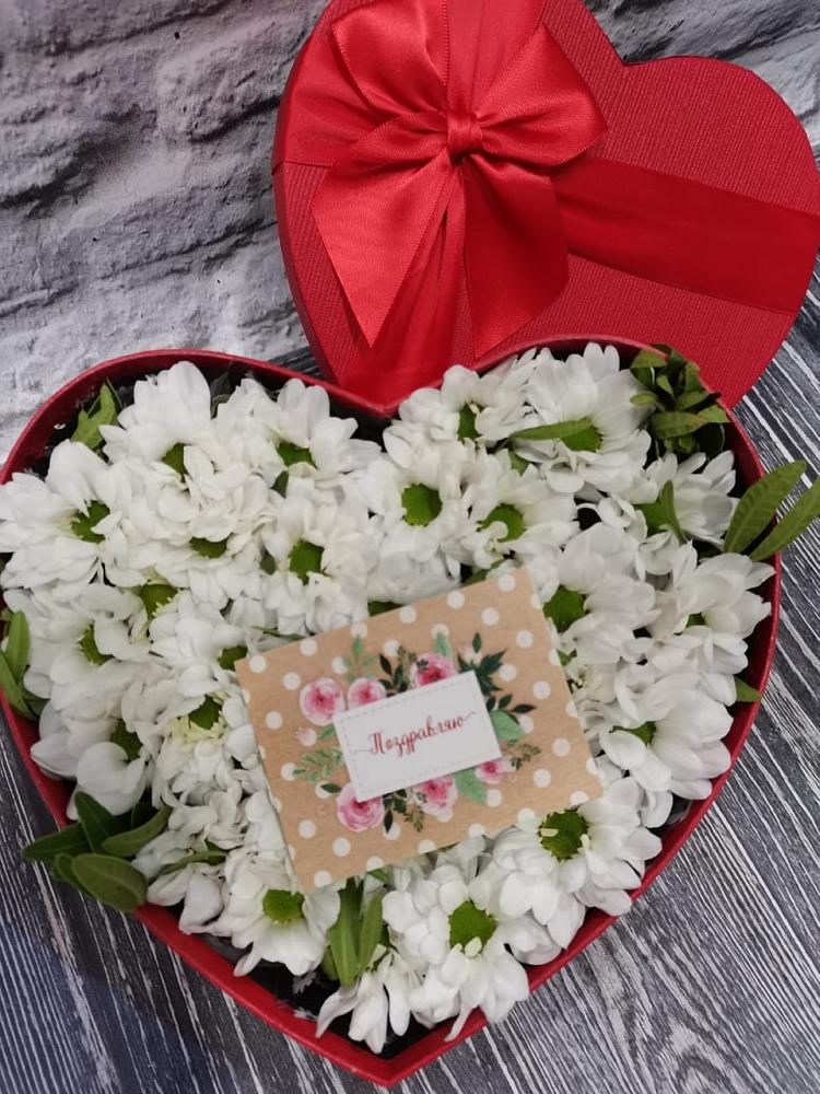 Композиция сплетение судьбы в городе Вышний Волочёк Цветочная композиция из Хризантемы в виде сердца в городе Вышний Волочёк
