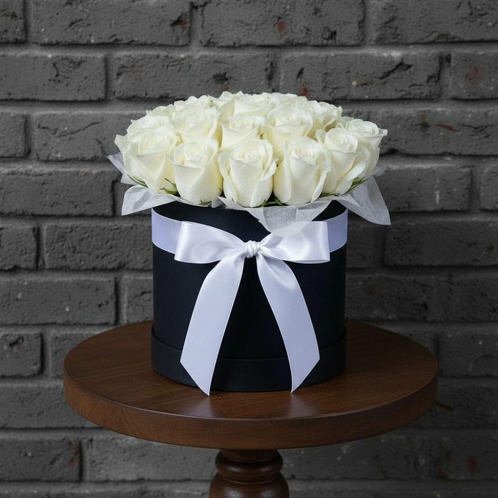 Композиция воздушная нежность в городе Вышний Волочёк Цветочная композиция из Розы в шляпной коробке в городе Вышний Волочёк