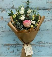 Букет нежный привет в городе Вышний Волочёк Букет цветов из:  Розы и Лизиантусы в городе Вышний Волочёк