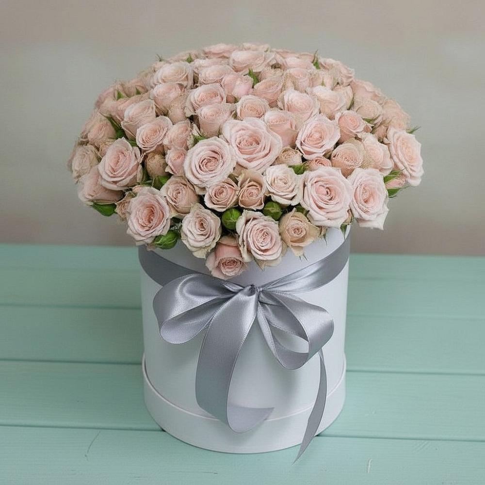 Композиция утонченная красота в городе Вышний Волочёк Цветочная композиция из Розы в шляпной коробке в городе Вышний Волочёк