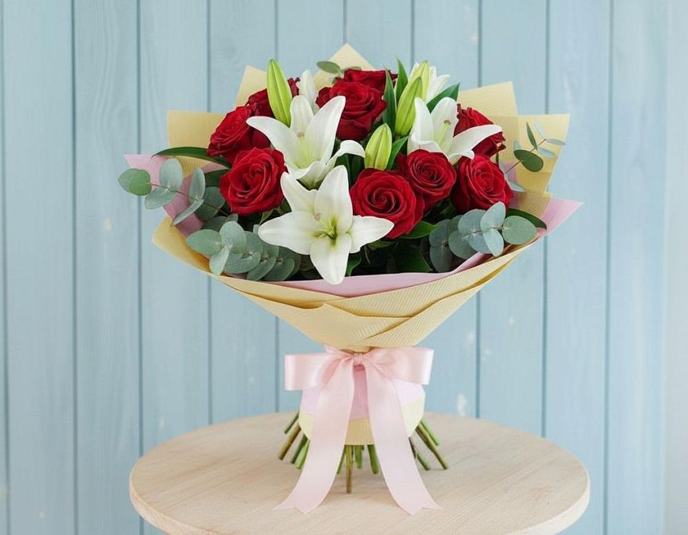 Букет Элегантная гармония в городе Вышний Волочёк Букет цветов из: Лилии и Розы в городе Вышний Волочёк